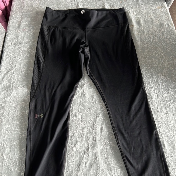 NWOT Under Armour Black Leggings - Picture 1 of 3